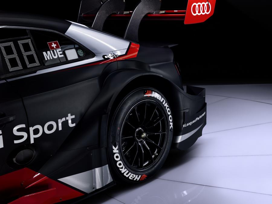 Детали экстерьера Audi RS5 Coupe DTM 2017 года  (фото 3 из 28)